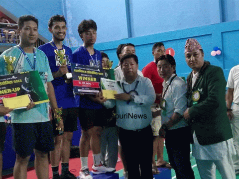 संयोग बस्नेत र सगुन कार्कीलाई कोशी प्रदेश व्याडमिन्टन च्याम्पियनको उपाधि