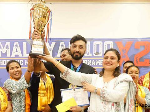 क्षितिज भण्डारीलाई राजेन्द्र केसी १०० एक्सटु ब्लिट्ज बुद्धिचालको उपाधि 