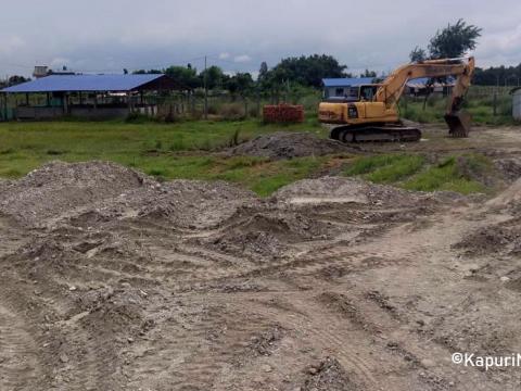 बस्तीको बिचमा खुल्दैछ अवैध क्रसर, जनप्रतिनिधि र स्थानीयको विरोध