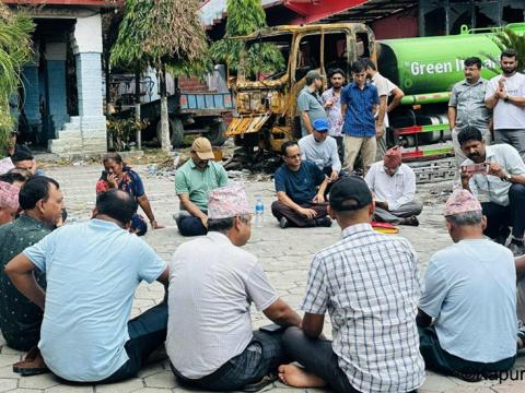 भुँइमै बस्यो इटहरीको कार्यपालिका बैठक, असोज ४ गतेसम्म क्षतिको विवरण तयार पार्ने