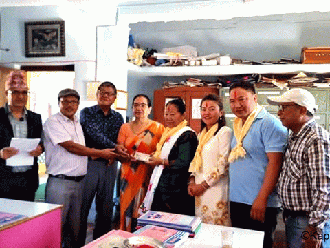 बुबाको सम्झनामा छोरीहरुव्दारा आफू पढेको स्कुलमा ५१ हजार रुपयाको छात्रवृत्ति कोष बुबाको सम्झनामा छोरीहरुव्दारा आफू पढेको स्कुलमा ५१ हजार रुपयाको छात्रवृत्ति कोष