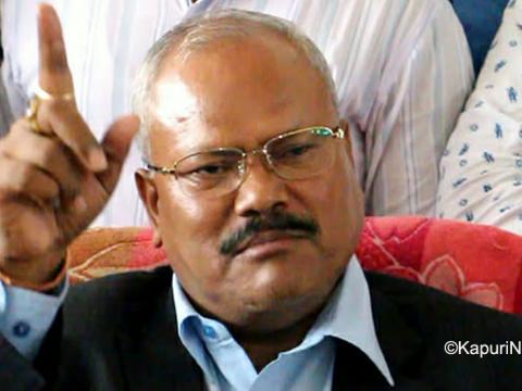 सुनसरी ३ : एकल नाम सिफारिस गराउन गच्छदारको दबाब, भोट माग्न नहिँड्ने कार्यकर्ताको अडान सुनसरी ३ : एकल नाम सिफारिस गराउन गच्छदारको दबाब, भोट माग्न नहिँड्ने कार्यकर्ताको अडान