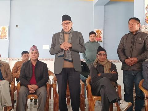 कार्यकर्तासँग माफी माग्दै डा शेखरले भने, ‘अब निर्वाचनको तयारीमा जुट्नुपर्छ’