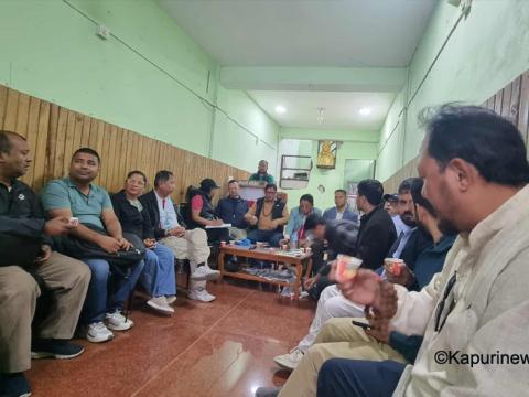 सुनसरी १ मा एक क्रियाशील काँग्रेसले ४ जनालाई रुखमा मतदान गराउने सुनसरी १ मा एक क्रियाशील काँग्रेसले ४ जनालाई रुखमा मतदान गराउने