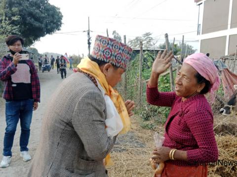 सुनसरी - १ मा काँग्रेसका  सुजेन्द्र आशीर्वाद लिँदै मत माग्दै , विकास,  सुशासन पारदर्शिता र जबाफदेहिताप्रति प्रतिबद्धता