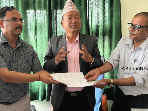 बाँकी रकम उठेको हिसाब देखाए पनि खानेपानी बोर्डले लाखौँ रुपैयाँ महशुल नबुझाउनेको नाम अझै खुलाएन बाँकी रकम उठेको हिसाब देखाए पनि खानेपानी बोर्डले लाखौँ रुपैयाँ महशुल नबुझाउनेको नाम अझै खुलाएन